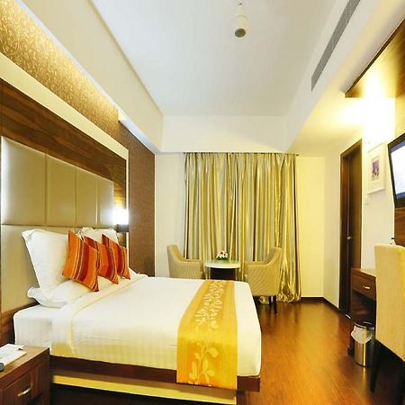 Hotel Moonlit Regency Thodupuzha Exteriör bild
