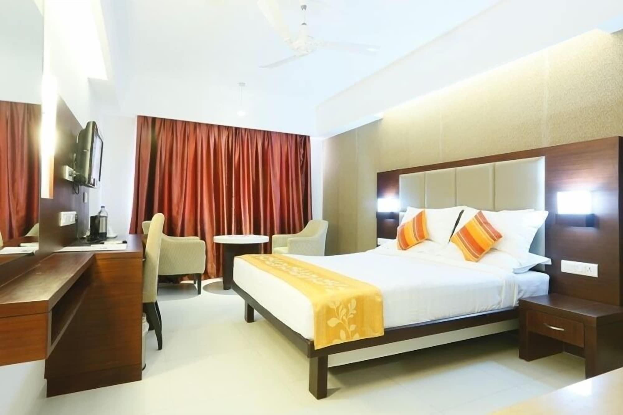 Hotel Moonlit Regency Thodupuzha Exteriör bild