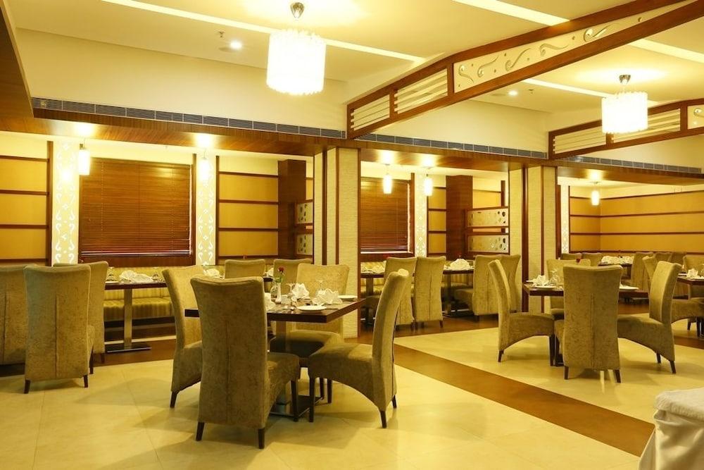 Hotel Moonlit Regency Thodupuzha Exteriör bild