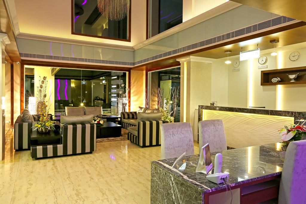 Hotel Moonlit Regency Thodupuzha Exteriör bild