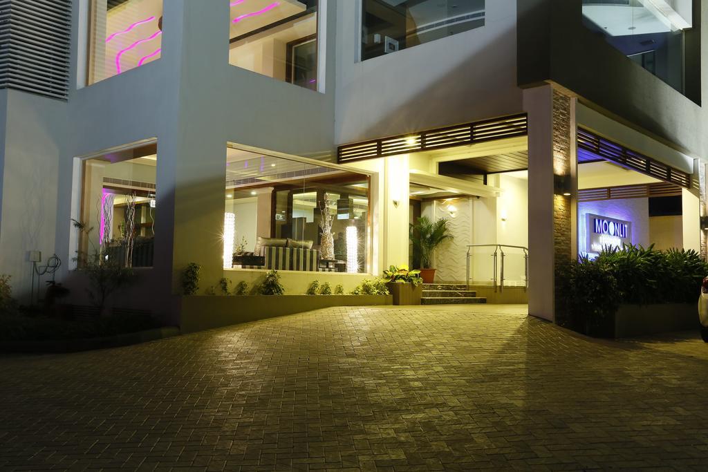 Hotel Moonlit Regency Thodupuzha Exteriör bild