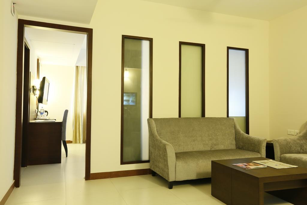 Hotel Moonlit Regency Thodupuzha Exteriör bild