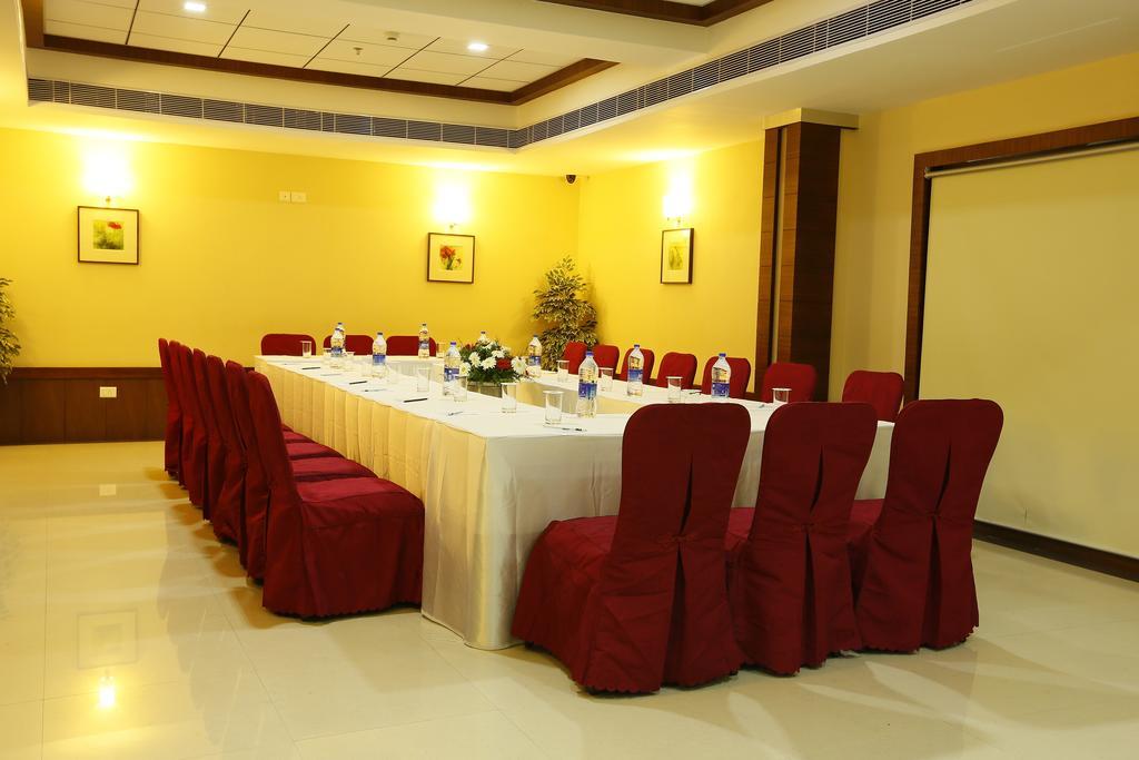 Hotel Moonlit Regency Thodupuzha Exteriör bild