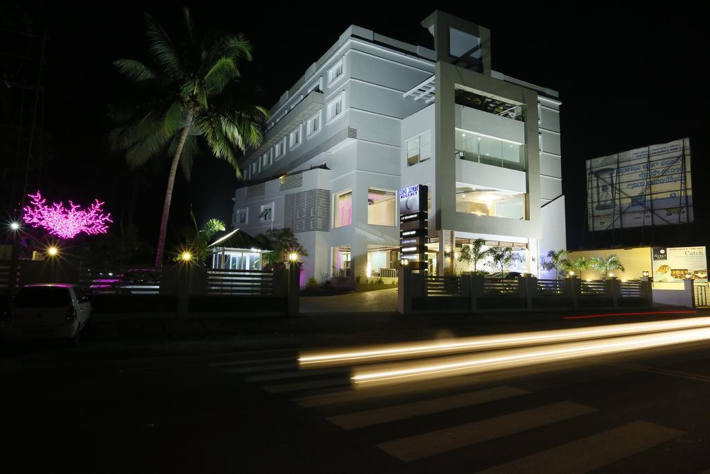 Hotel Moonlit Regency Thodupuzha Exteriör bild