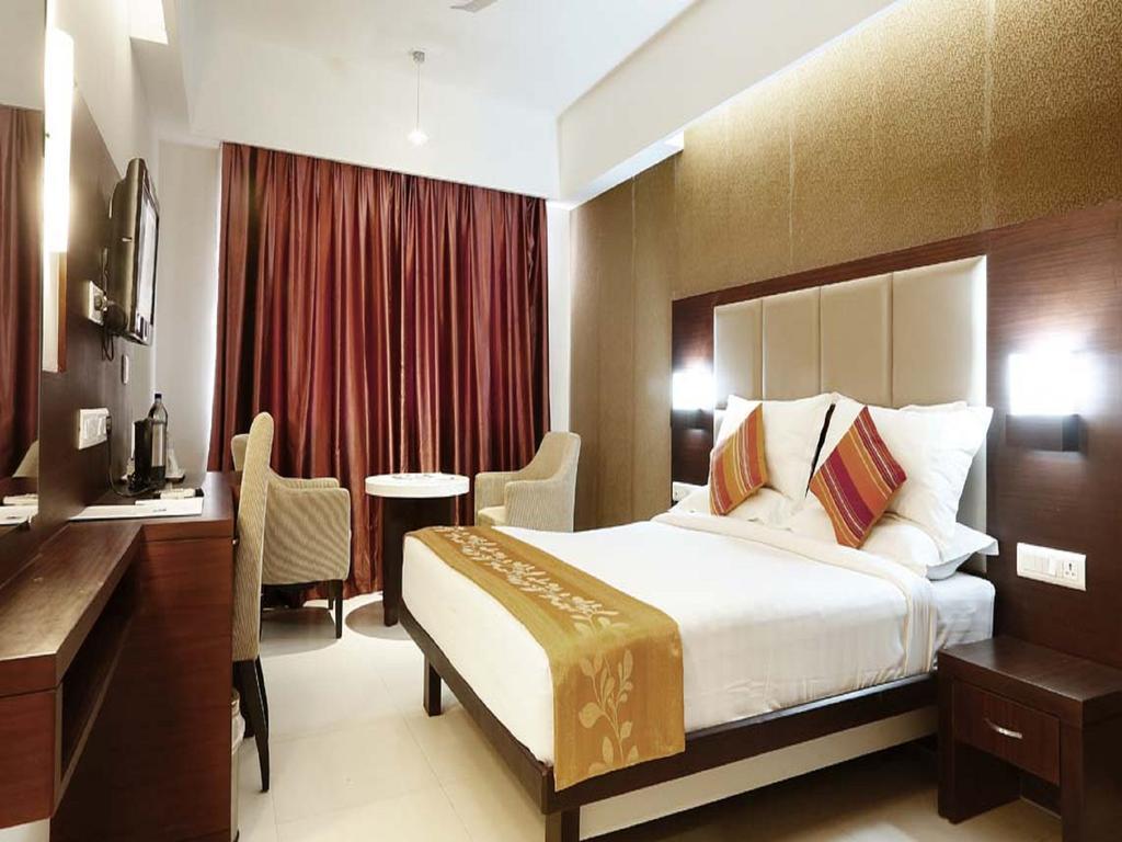 Hotel Moonlit Regency Thodupuzha Exteriör bild