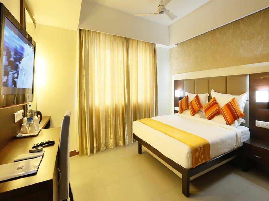 Hotel Moonlit Regency Thodupuzha Exteriör bild