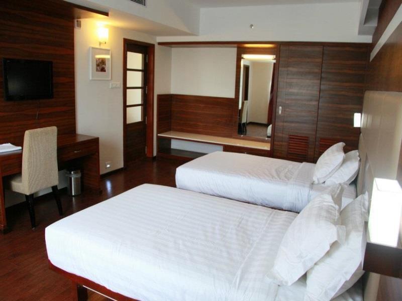 Hotel Moonlit Regency Thodupuzha Exteriör bild